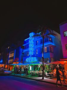 Residential Movers in Miami Beach (305)906-4877
